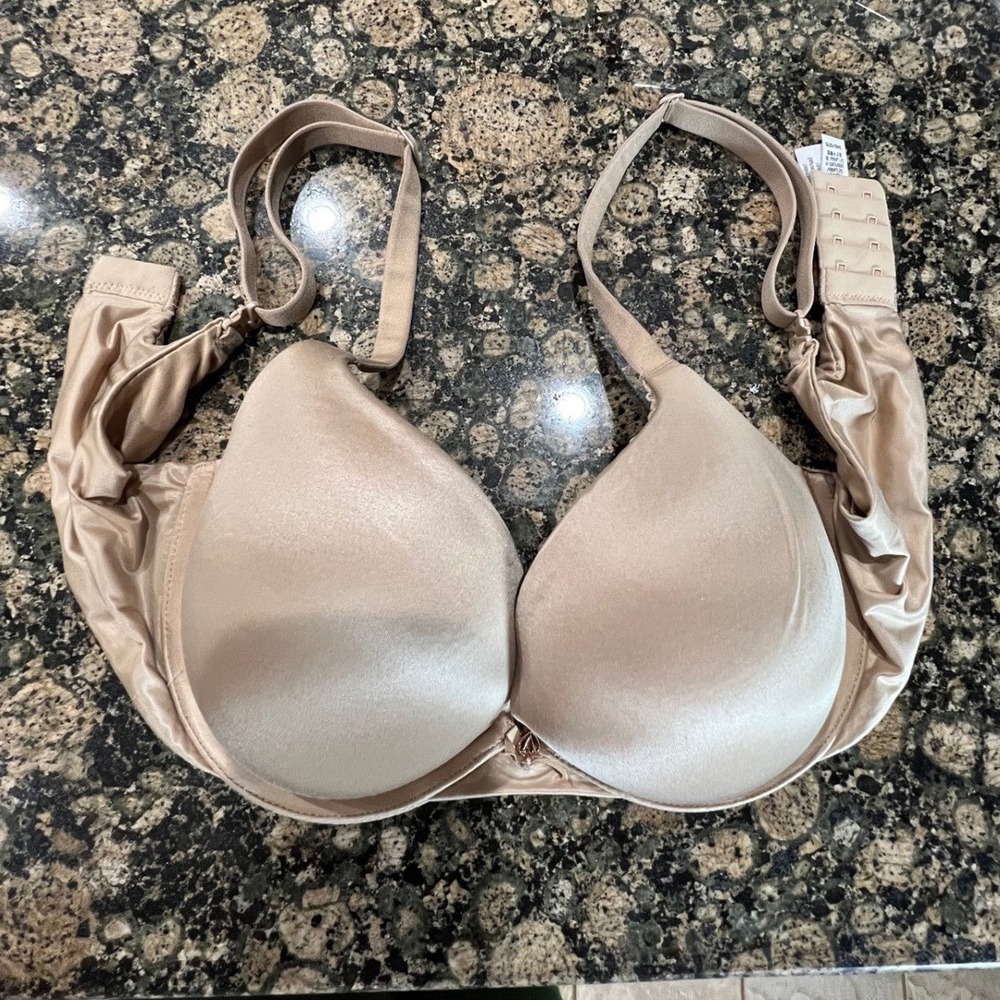 Victoria Secret Body By Victoria Push-Up Bra 34D Beige Satin Underwire 162652-5E